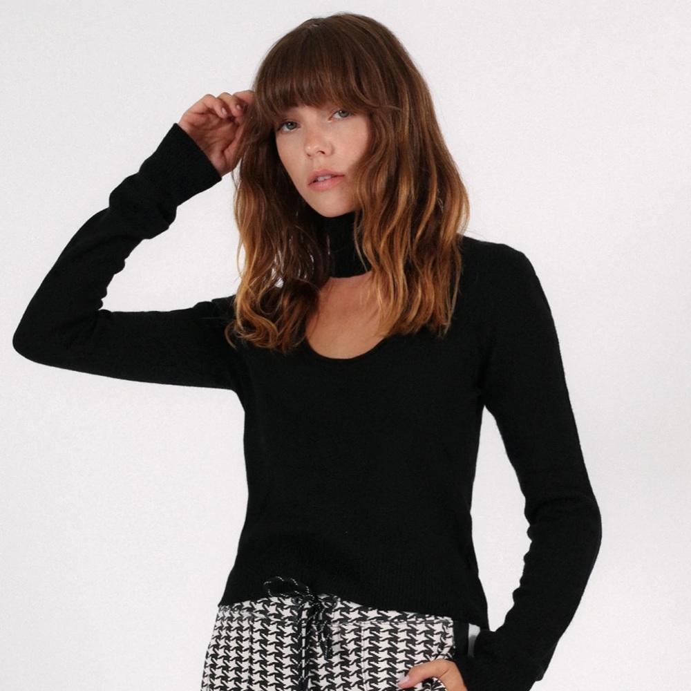 Pam & Gela turtleneck choker cutout neck cashmere sweater NWOT